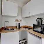 146 Suite Philippe, Large Studio, Paris Center