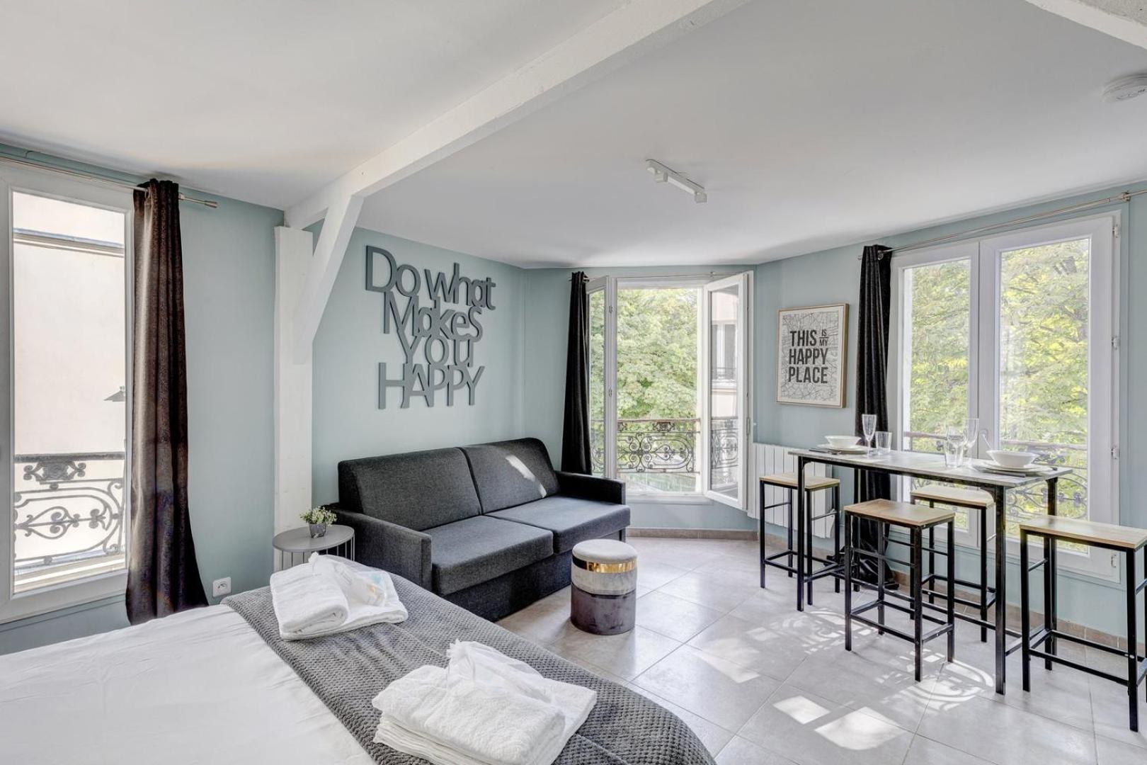 146 Philippe, Large Studio, Center Parigi